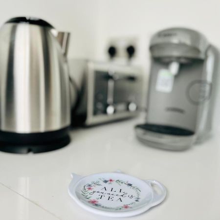 Fully Equipped One Bedroom Apartment Near Old Trafford Stadium! Manchester Buitenkant foto