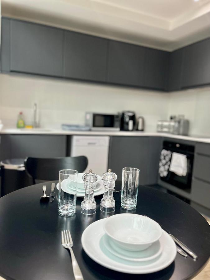 Fully Equipped One Bedroom Apartment Near Old Trafford Stadium! Manchester Buitenkant foto