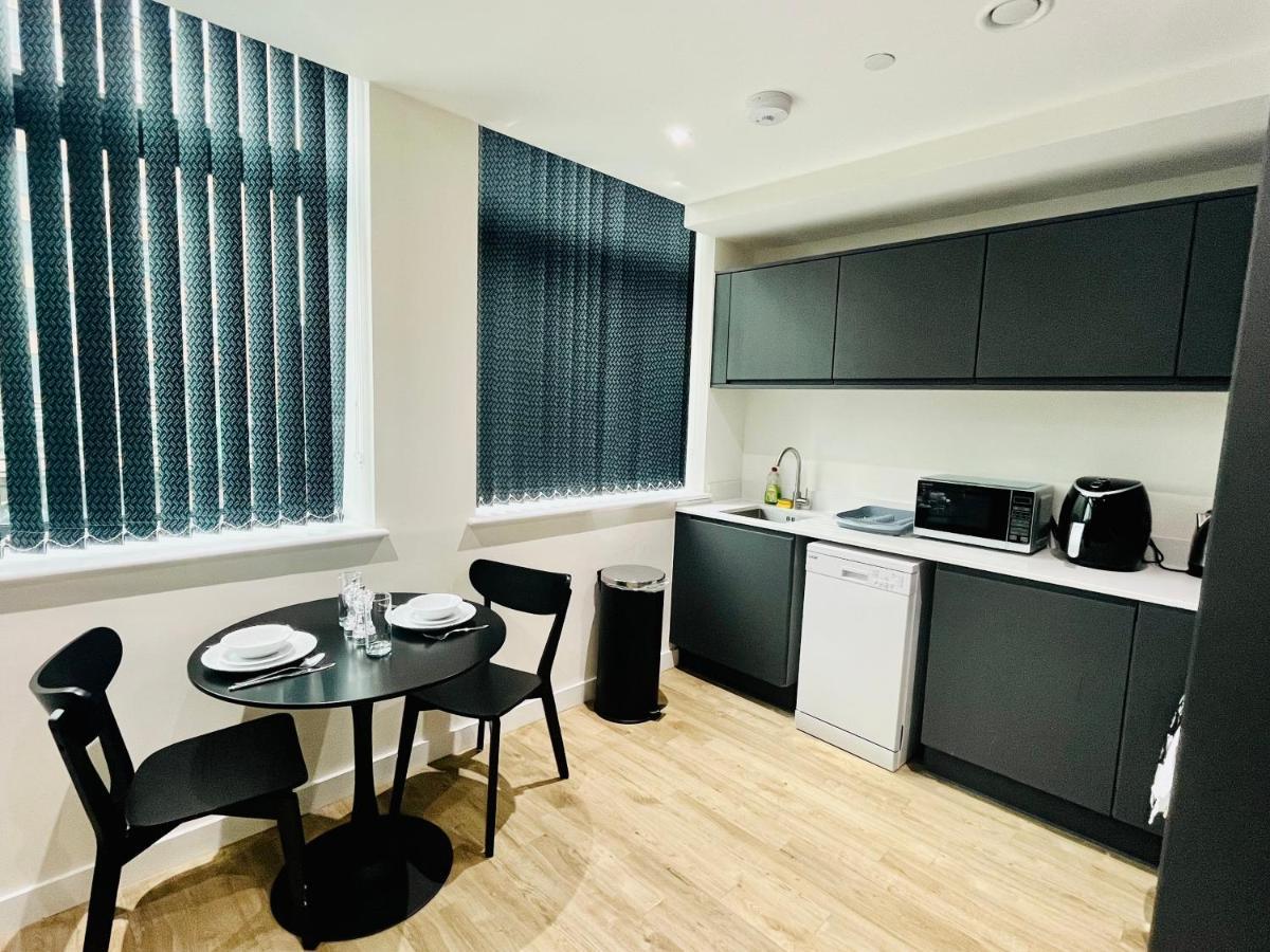 Fully Equipped One Bedroom Apartment Near Old Trafford Stadium! Manchester Buitenkant foto