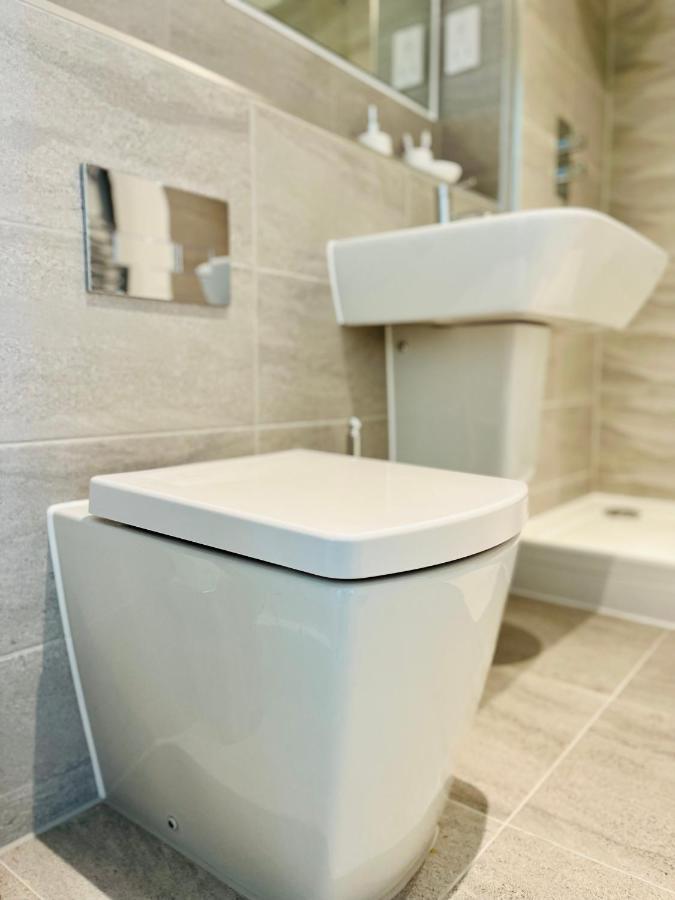 Fully Equipped One Bedroom Apartment Near Old Trafford Stadium! Manchester Buitenkant foto
